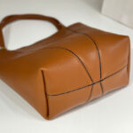Chloe Spin Tote Bag In Grained Leather